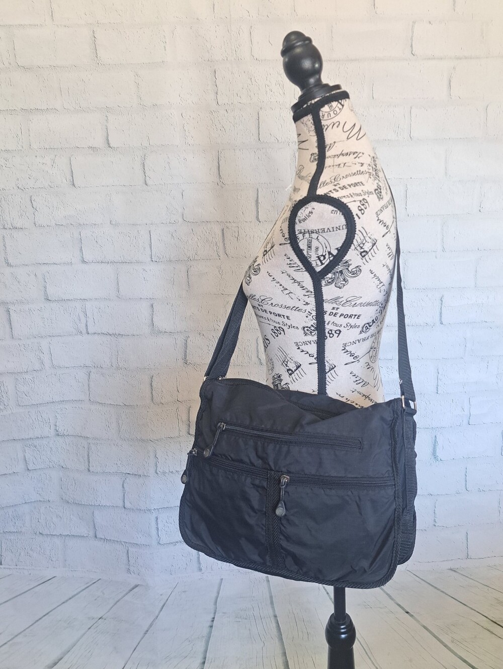 Lg Eddie Bauer Blk Nylon Shoulder Bag